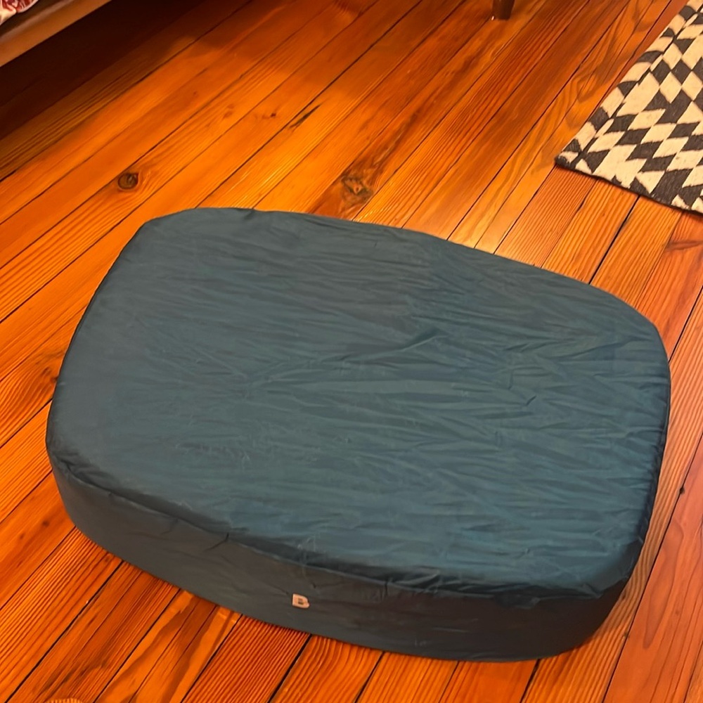 Orvis Memory Foam inner main cushion with removable liner